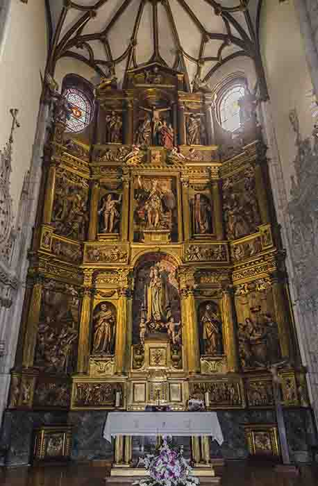 Álava - Vitoria-Gasteiz 21 - parroquia de San Miguel.jpg